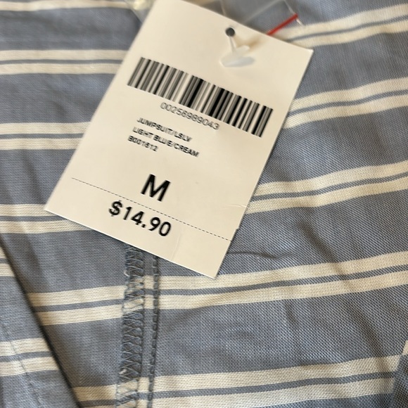 NWT Women’s Medium Jumpsuit Forever 21 Low Cut Front With Sorts Long Sleeve Blue - Picture 3 of 8